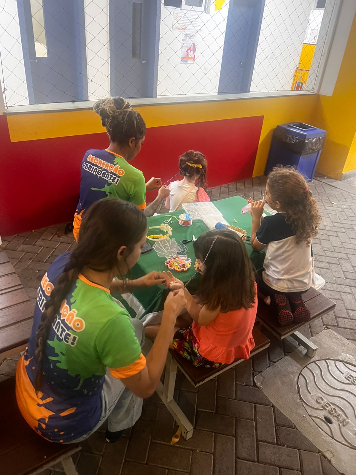 Crianças brincando